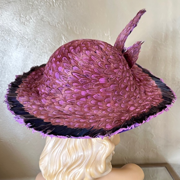 ASTONISHING DESIGNER JACK  MCCONNELL VINTAGE PURPLE FELT WIDE BRIM + FEATHERS - Picture 6 of 16
